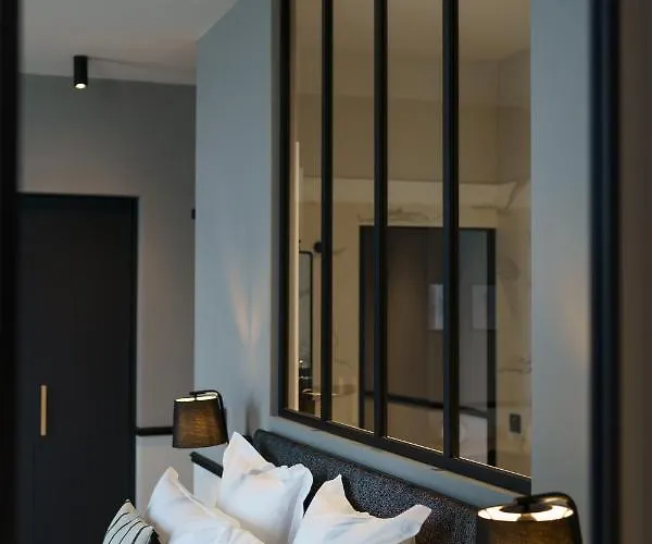 De La לינה וארוחת בוקר ליון-סור-מר