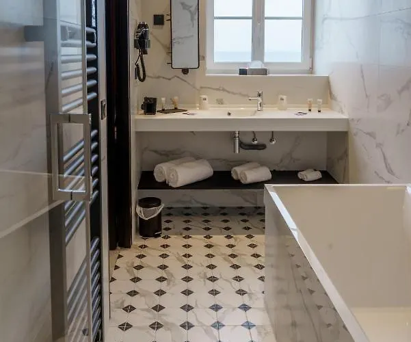 De La ליון-סור-מר