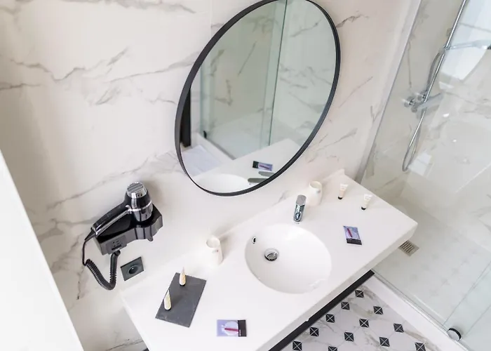 De La לינה וארוחת בוקר 4*